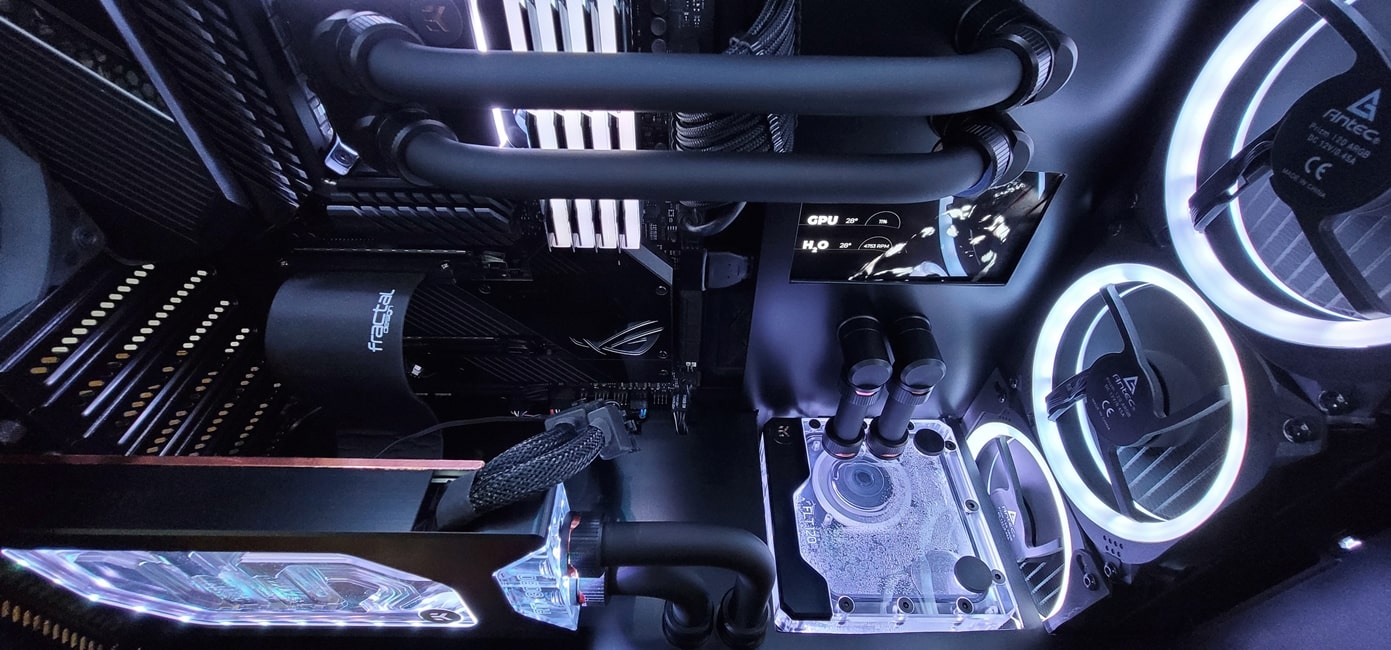 Custom-fit water-cooling reservoir