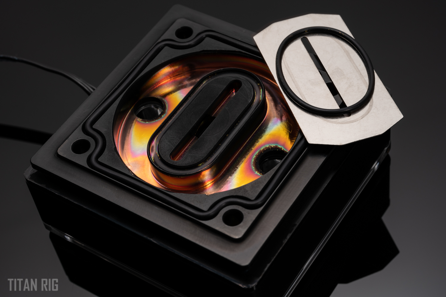 Deeper inside the Alphacool Eisblock XPX Aurora Edge CPU Water Block